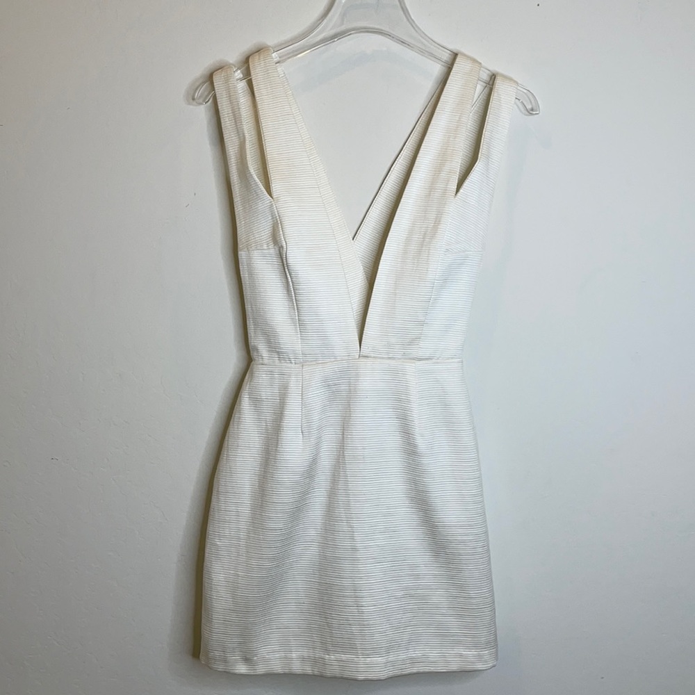 Nasty Gal sexy off white dress size Small 🌵